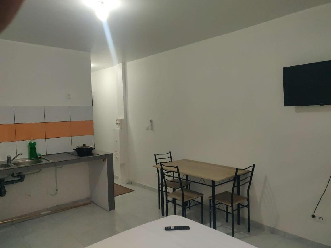 St-Laurent Centre - Baka Lycee Confort T1 Saint-Laurent du Maroni Εξωτερικό φωτογραφία
